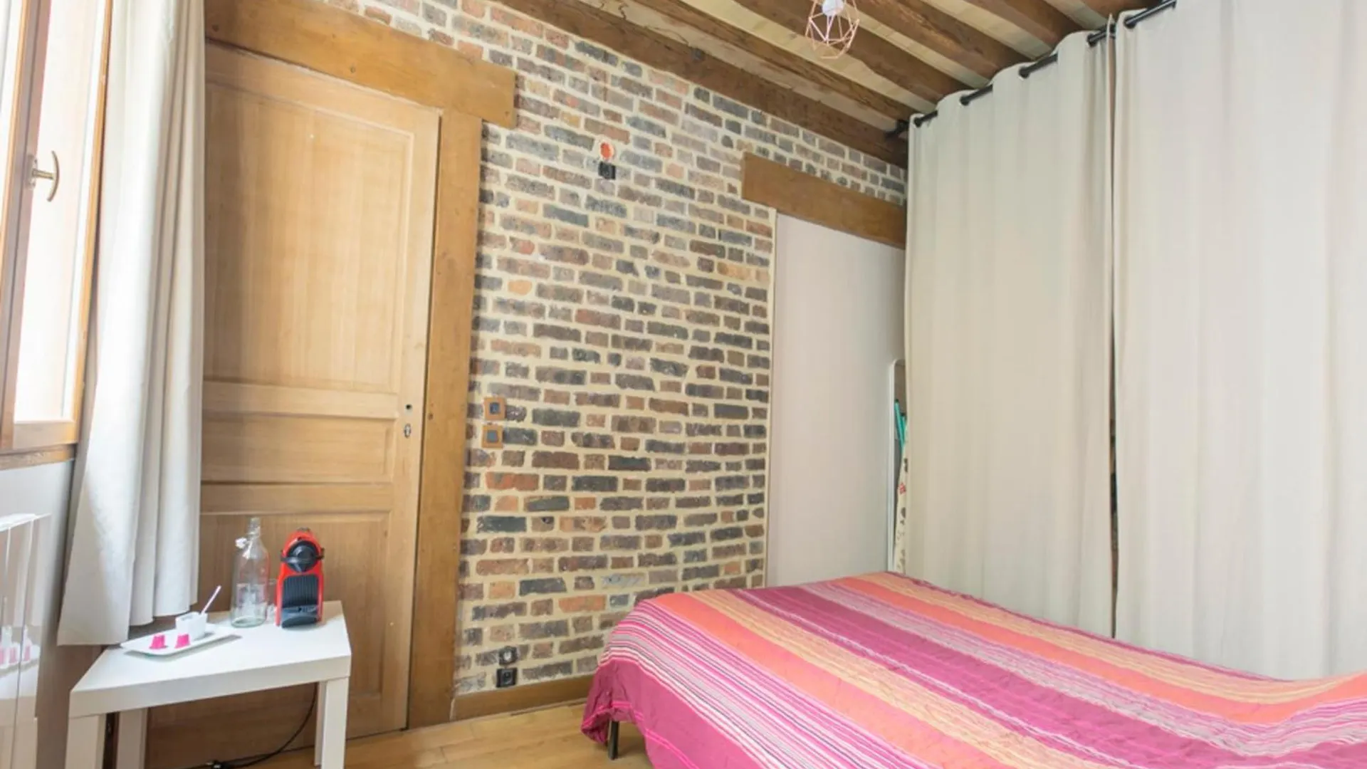Beautiful Apartment With Terrace Near Bastille Paris France