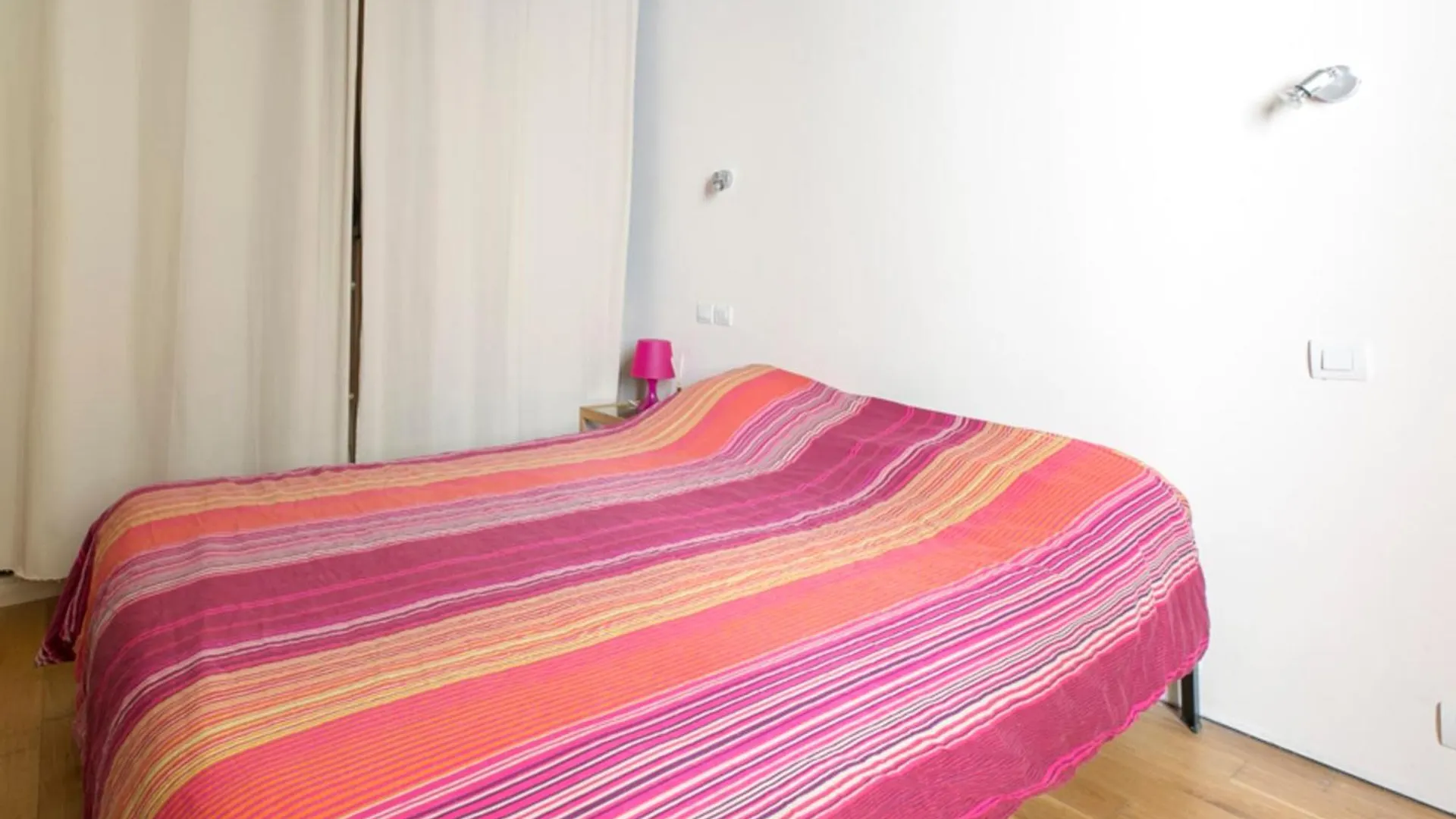 Beautiful Apartment With Terrace Near Bastille Paris France